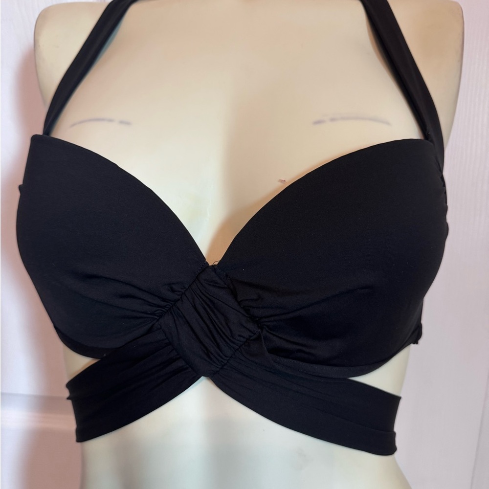 Victoria’s Secret bikini top 34C